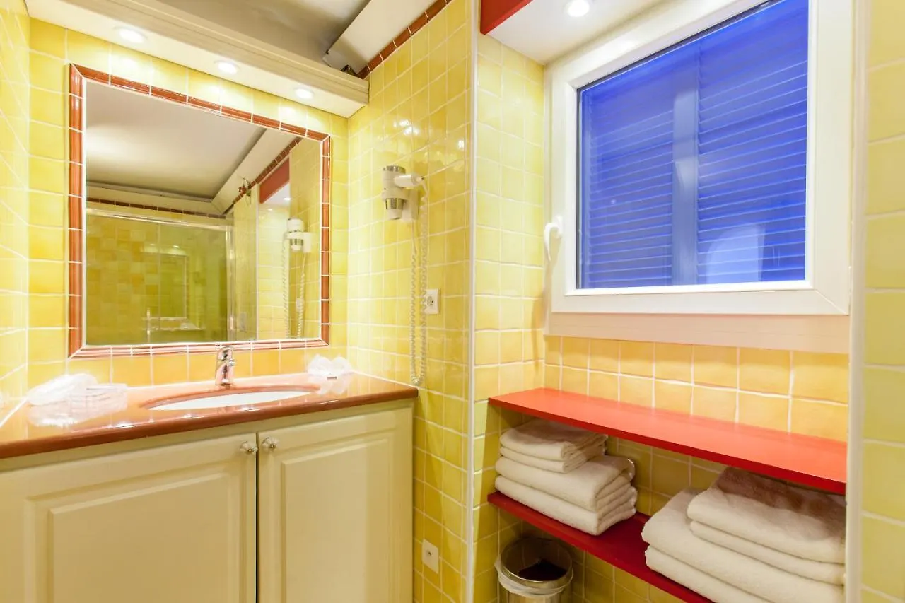 Hotel Villa Provencale Cavalaire-sur-Mer 3*,